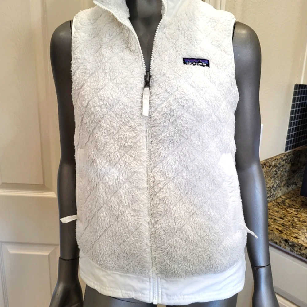 B15. Patagonia Women's Reversible White Hooded Vest - Size Small - Picture 8 of 11